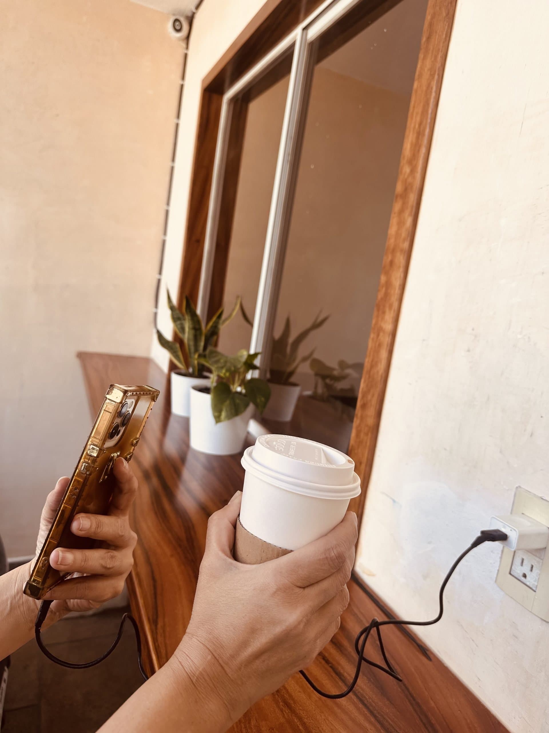 Ambiente calido del cafe